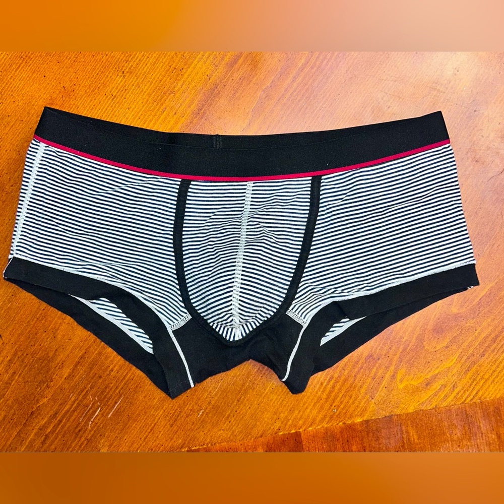 NEW 1-Pack Men’s Underwear (Black, White, and Red Stripe, Large)